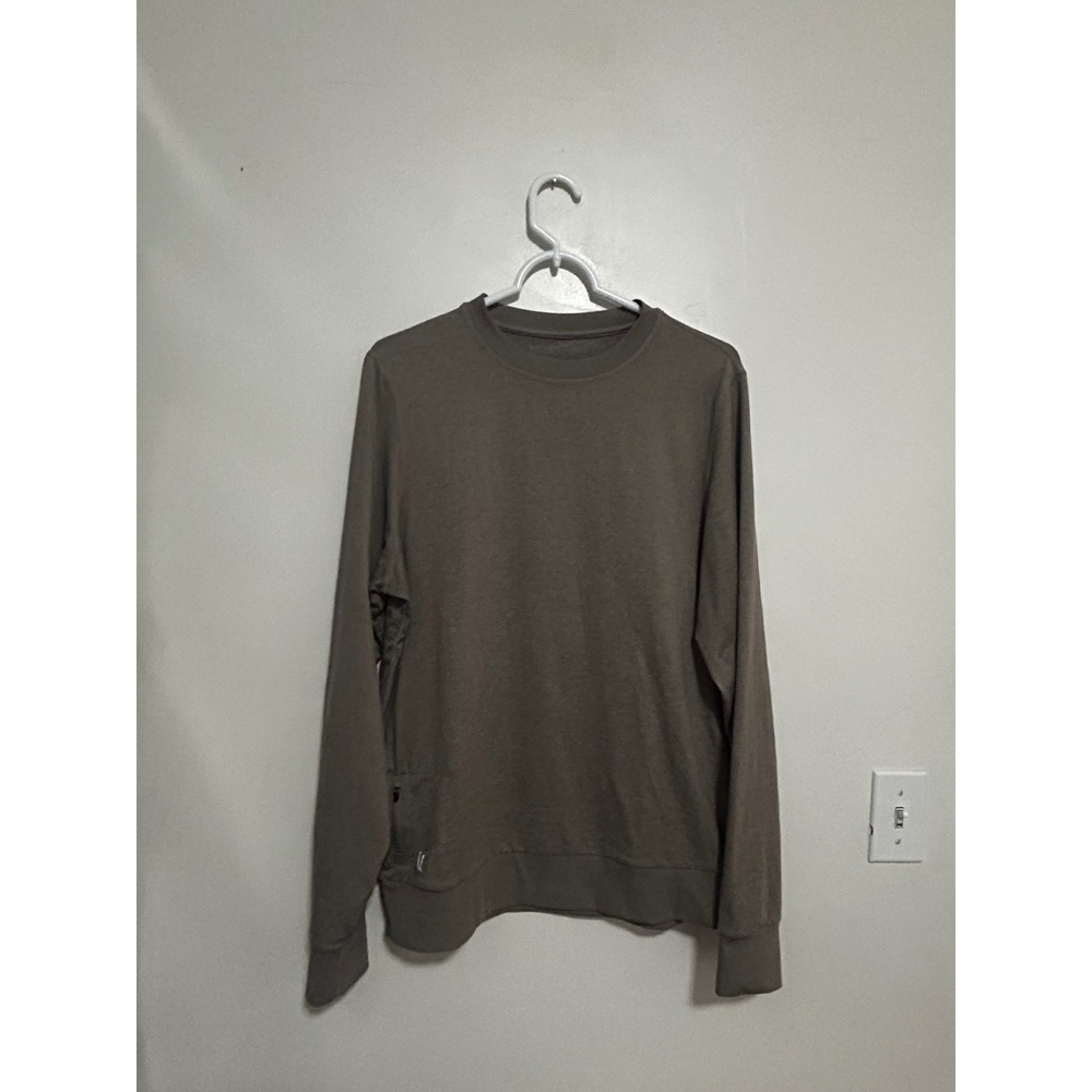 Vuori Ponto Performance Crewneck Mens Medium Brown V224 DreamKnit Long Sleeve